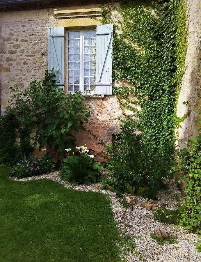 Rue Du Chateau Lalinde Exterior photo