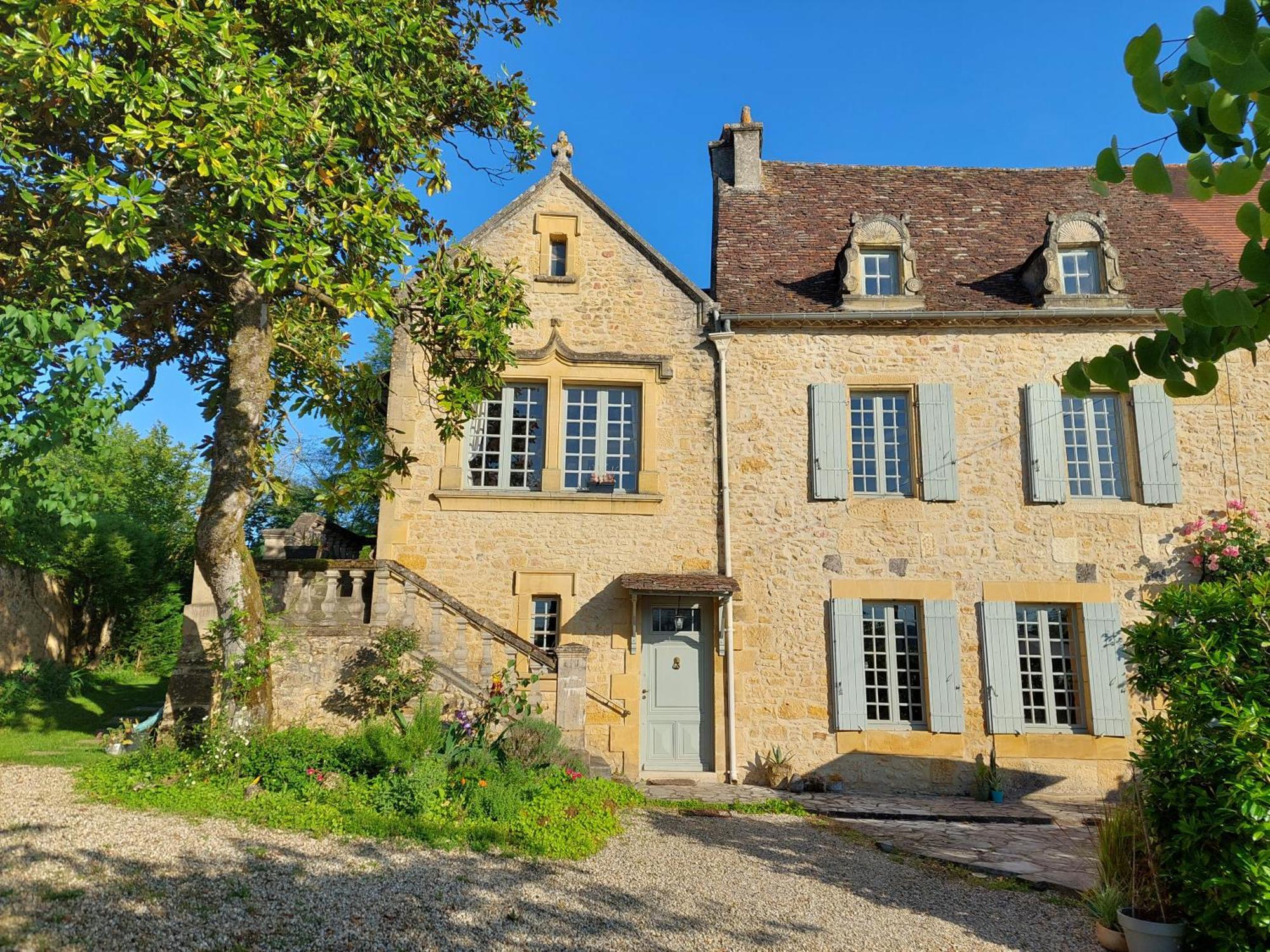 Rue Du Chateau Lalinde Exterior photo
