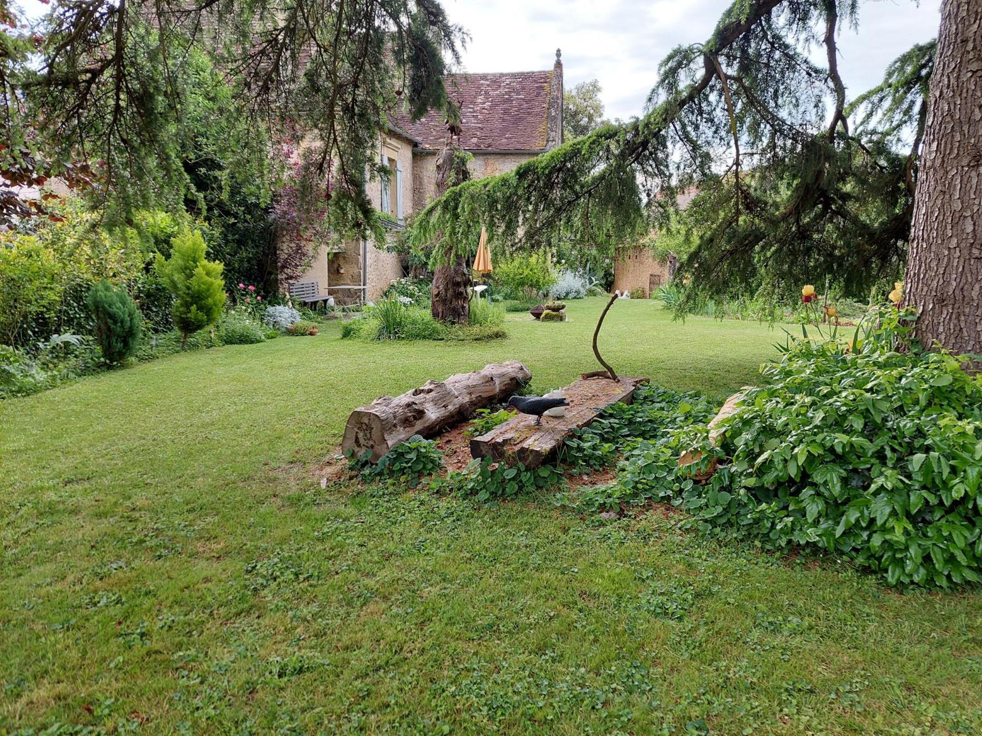 Rue Du Chateau Lalinde Exterior photo